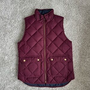 J. Crew Down Excursion Quilted Vest in Burgundy/Maroon Size Small